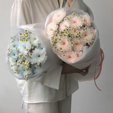 ДУОБУКЕТ ИЗ ХРИЗАНТЕМ И РОМАШЕК